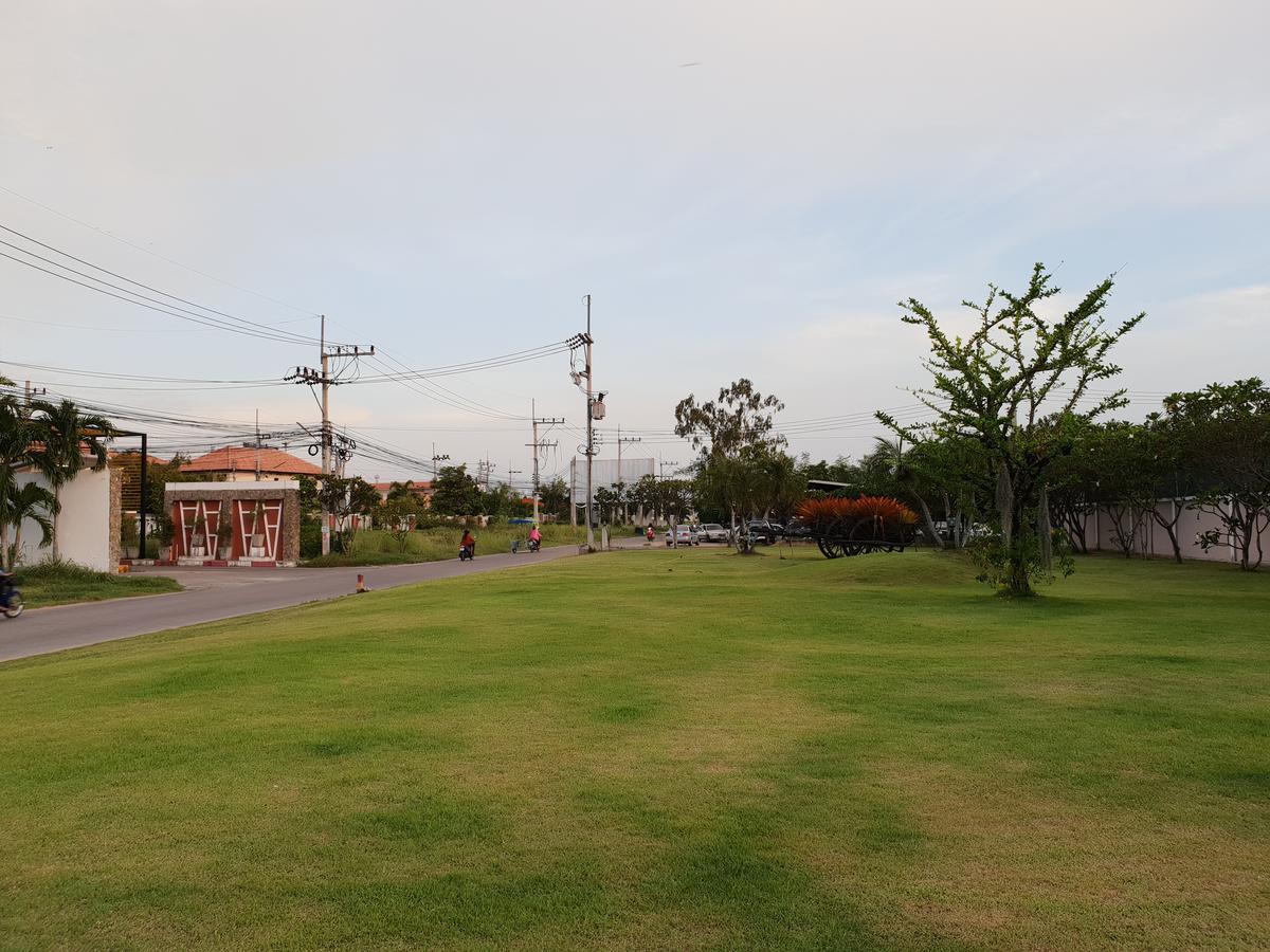 N2 Pattaya Resort Nong Prue Exteriör bild